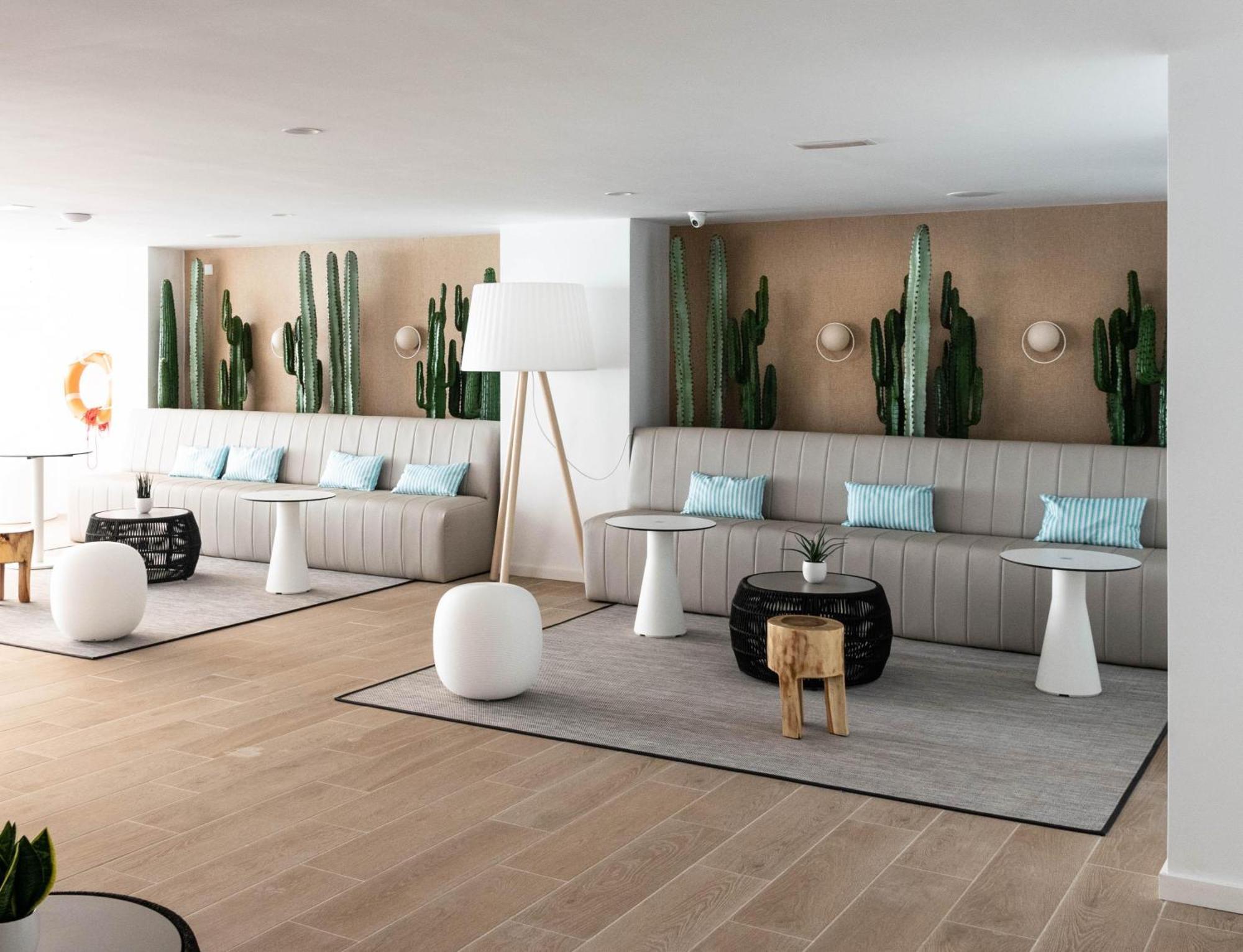 9 Hoteles Céntricos en S'Arenal Playa de Palma que Vale la Pena Reservar