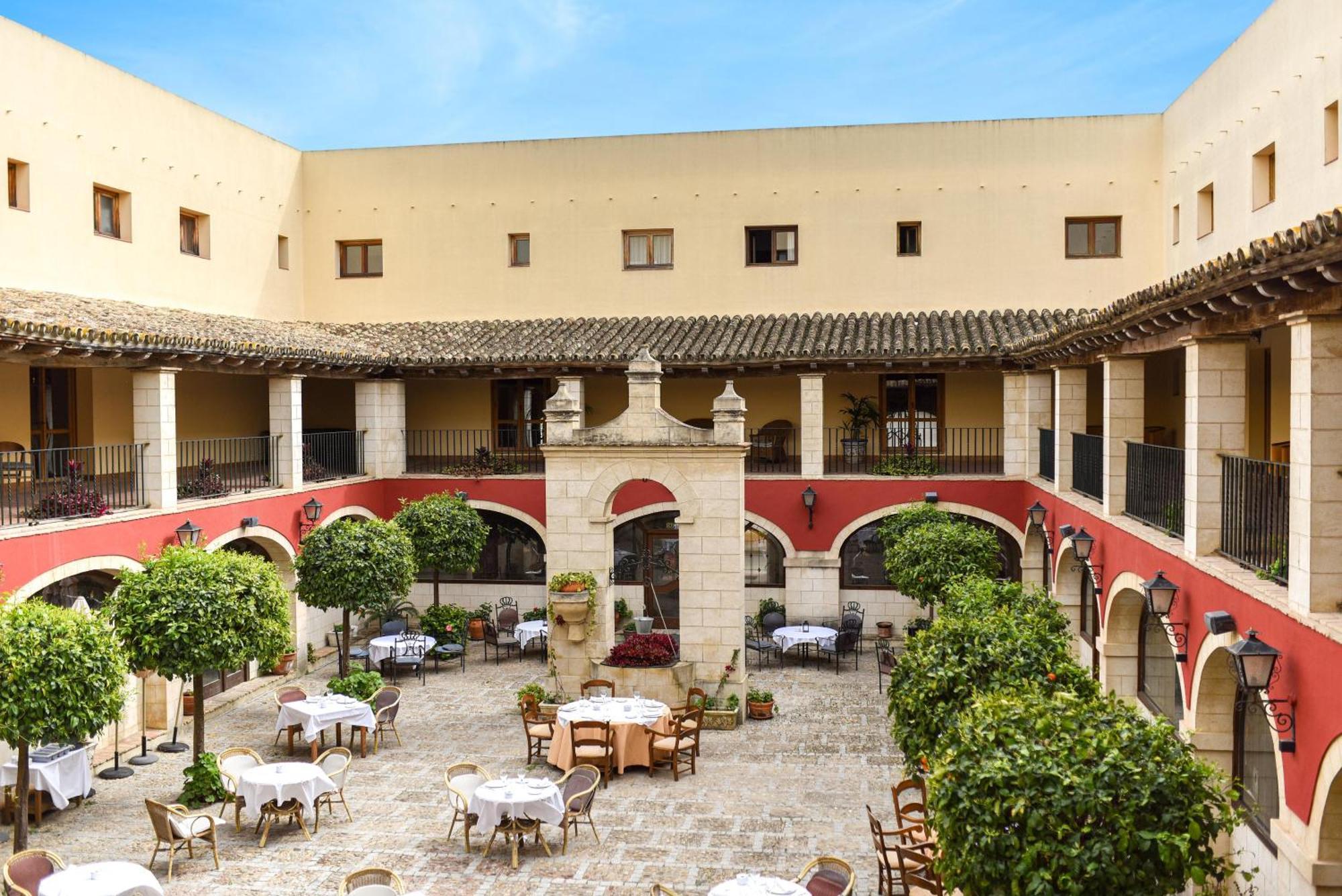 9 Hoteles Céntricos cerca de Valdelagrana para Explorar Cádiz
