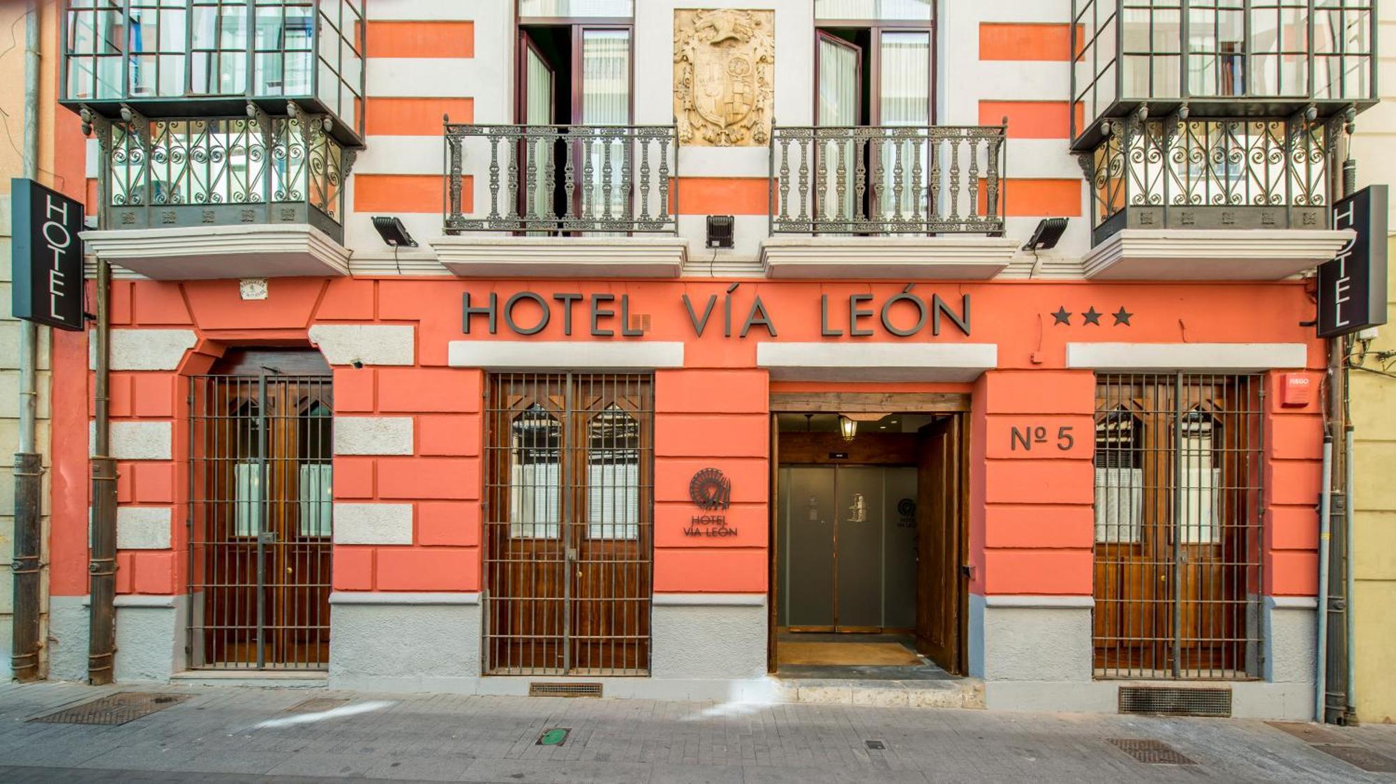 6 Hoteles de Diseño Excepcional Cerca del Convento de San Marcos, León