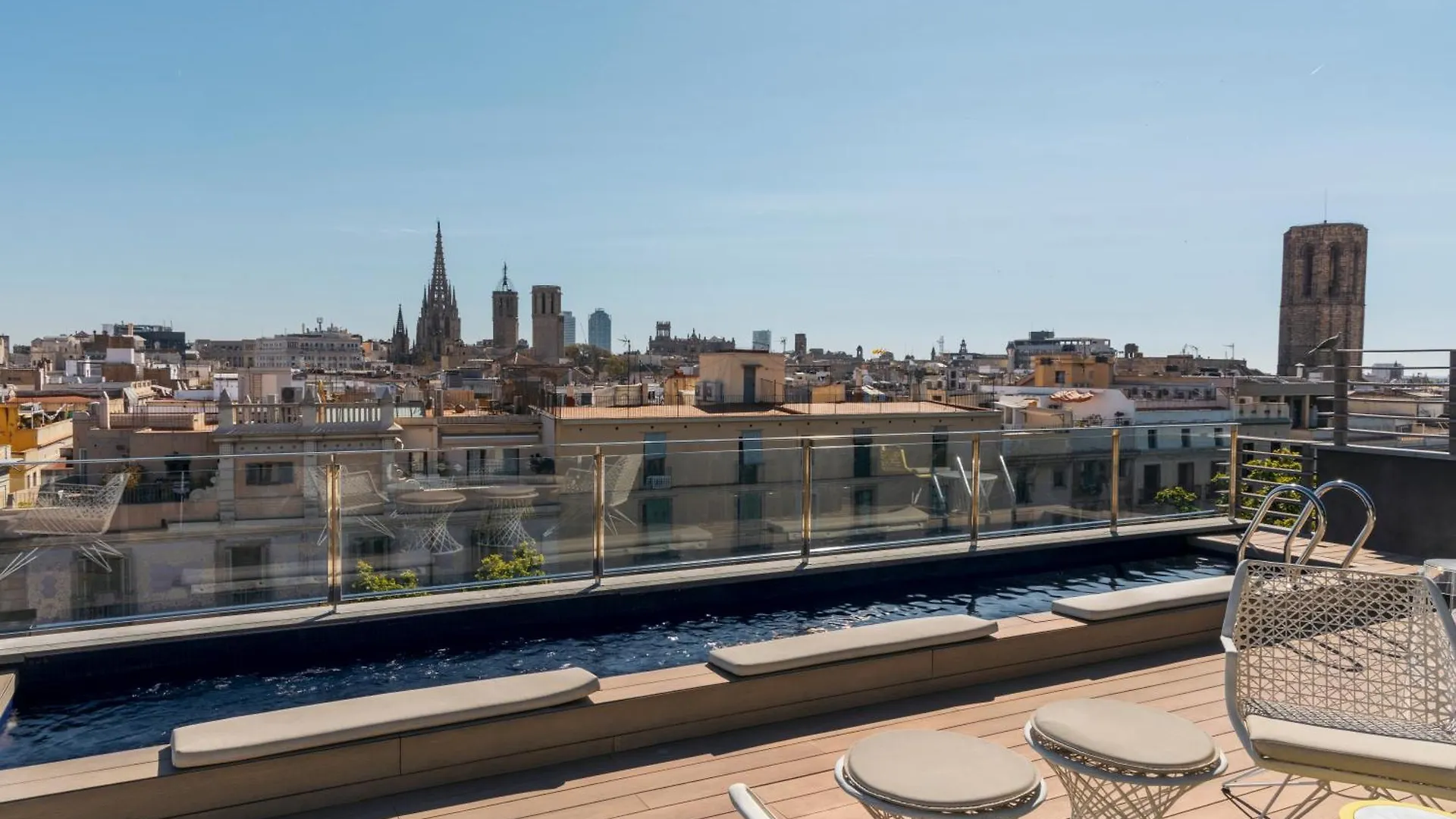 4 Hoteles Derby en el Centro de Barcelona que Merecen tu Reserva