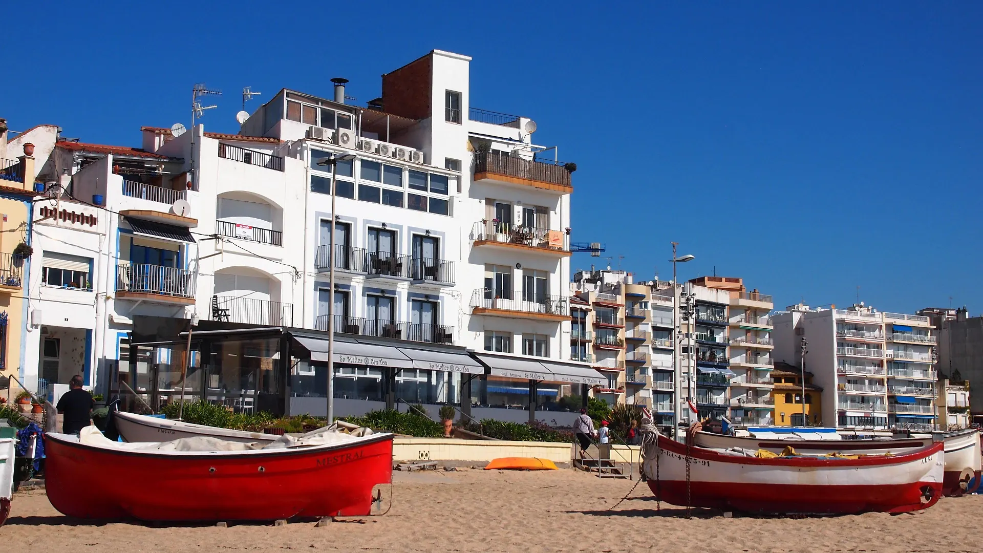 9 Hoteles Céntricos cerca de la Ermita de Santa Cristina que Vale la Pena Reservar
