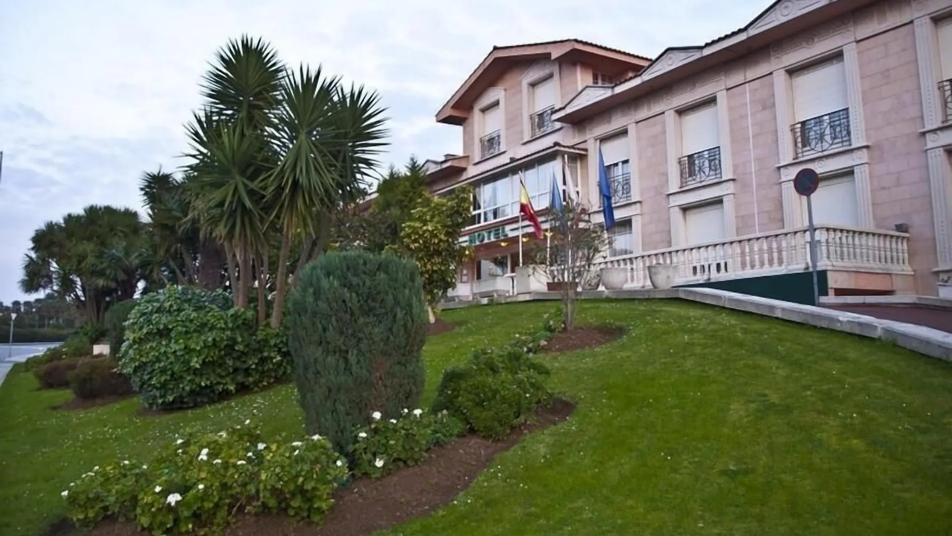 Los 5 Mejores Hoteles de Playa al Museo Evaristo Valle