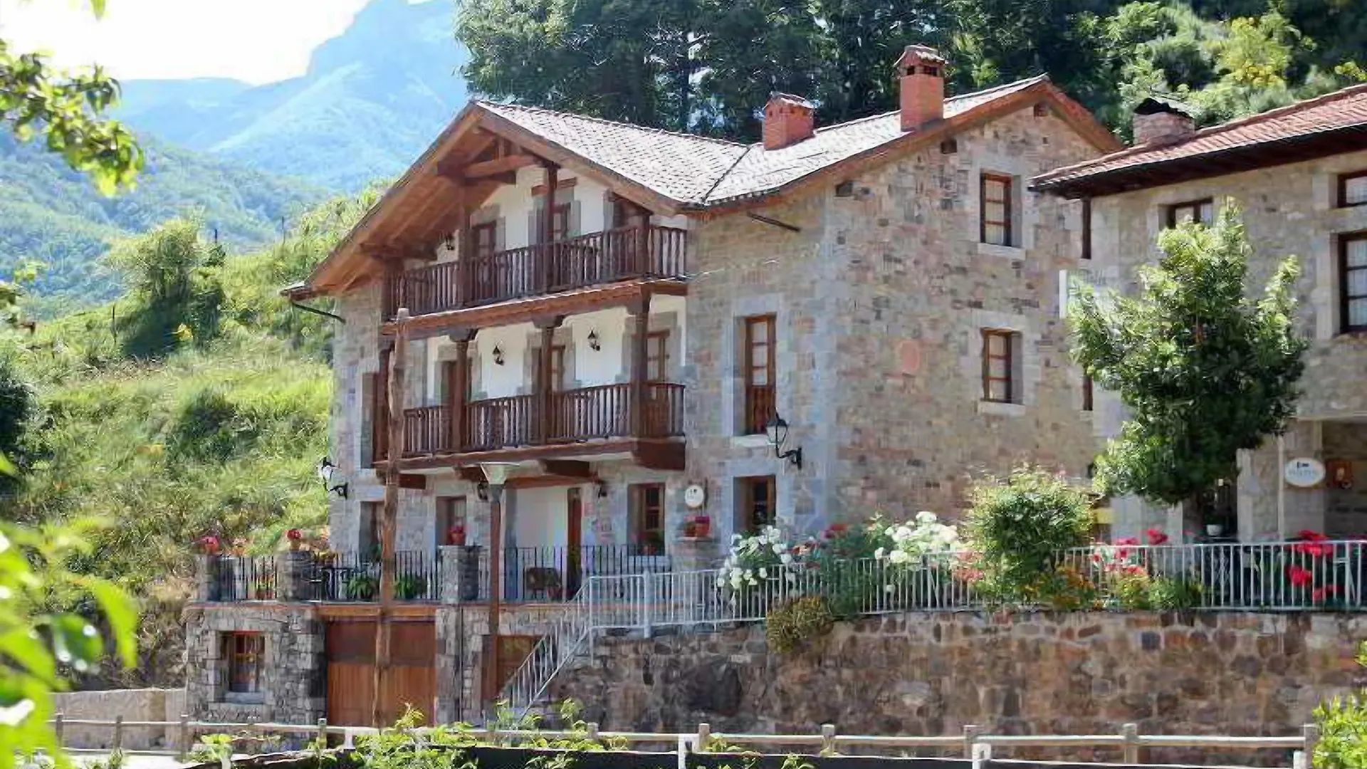 4 Hoteles Familiares en Picos de Europa que Merecen la Pena