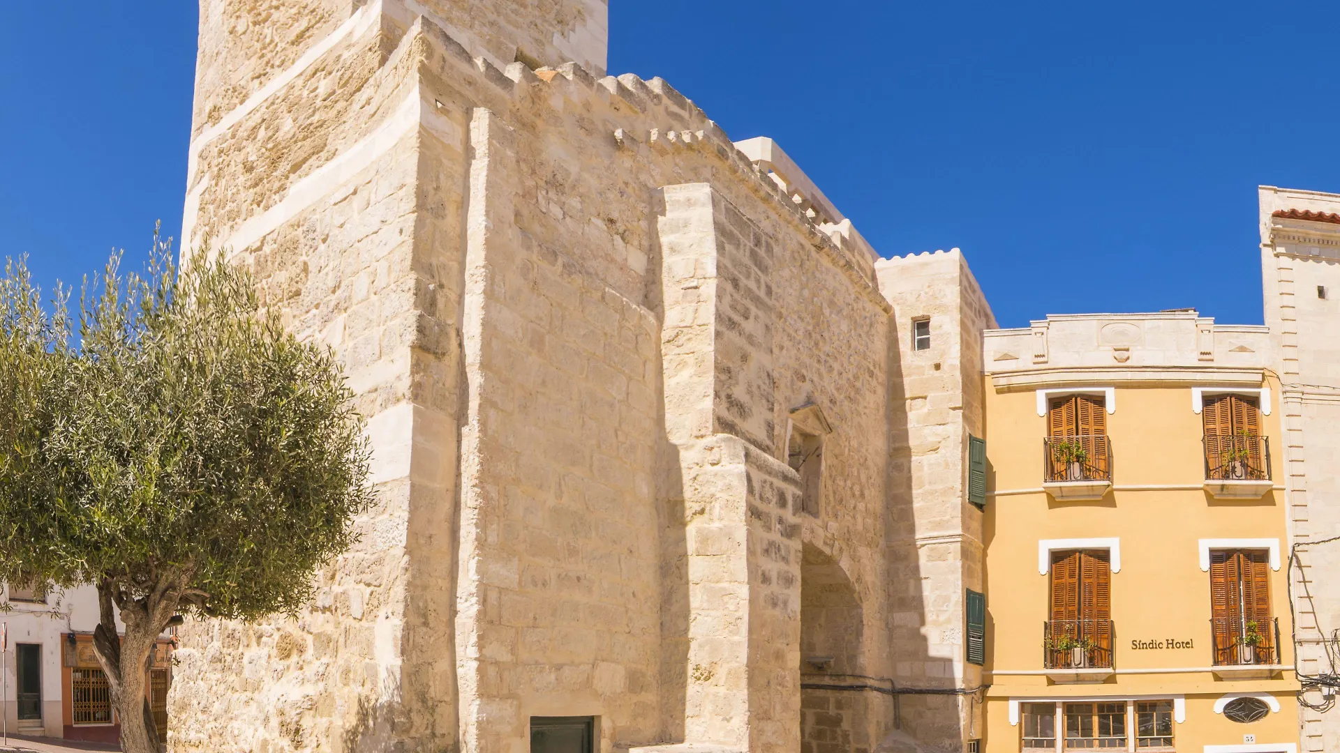 Dónde Alojarse Cerca de la Fortaleza de La Mola: 10 Hoteles