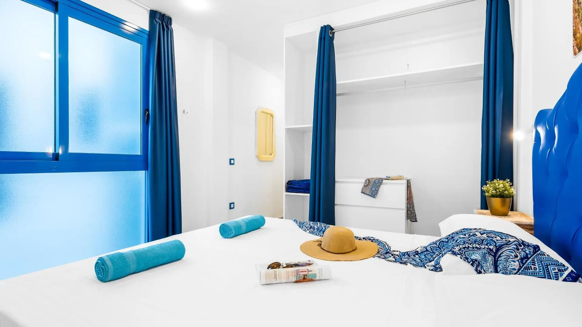 Dónde Alojarse cerca de Montaña Roja: 4 Hoteles con Acceso al Aeropuerto