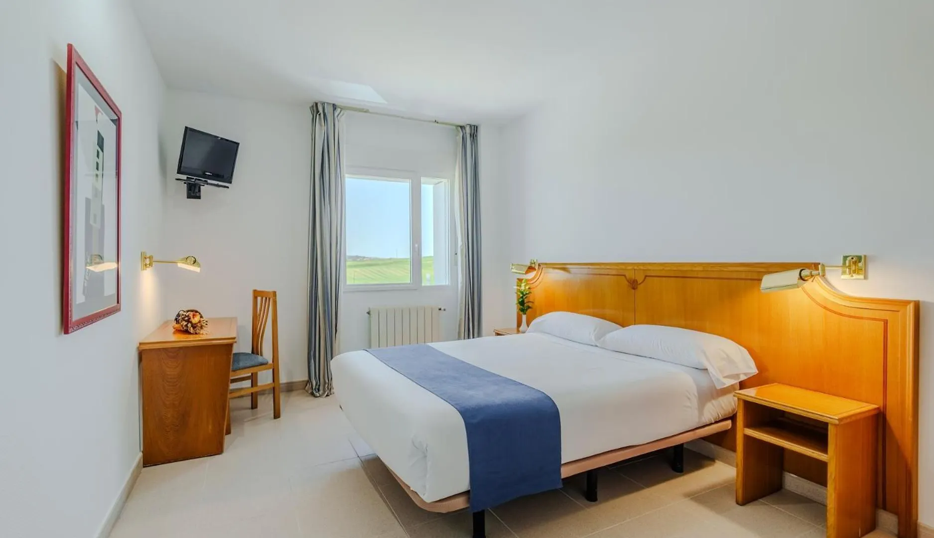 4 Hoteles 3 Estrellas cerca del Castillo de Burgos con Acceso Directo