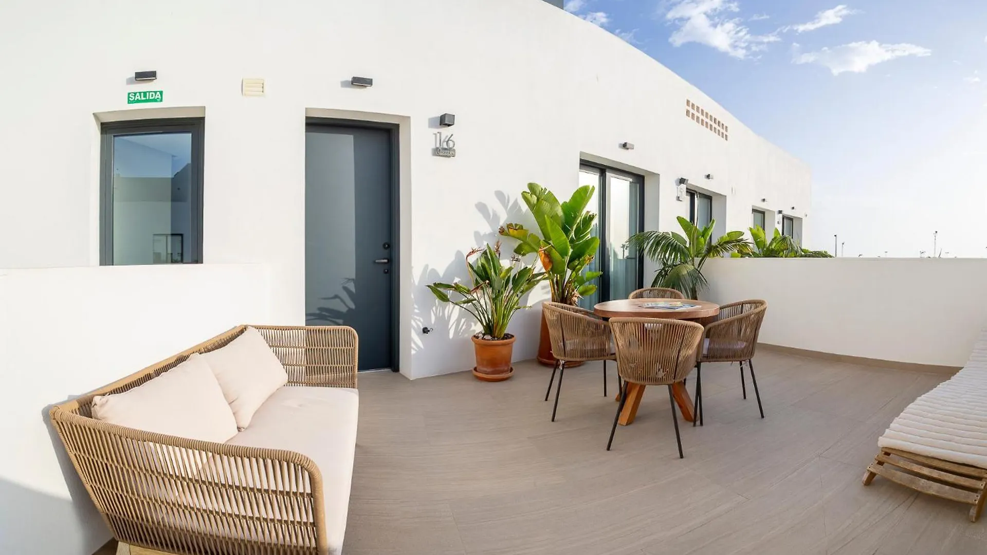 6 Hoteles para Parejas cerca de la Parroquia de Santa Catalina en Conil