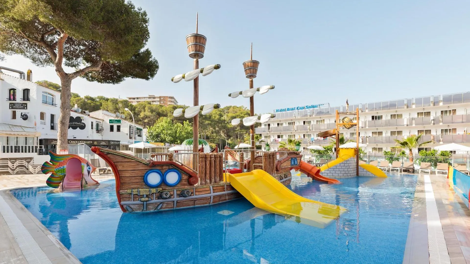 15 Hoteles de Playa en Cataluña Que Vale la Pena Reservar