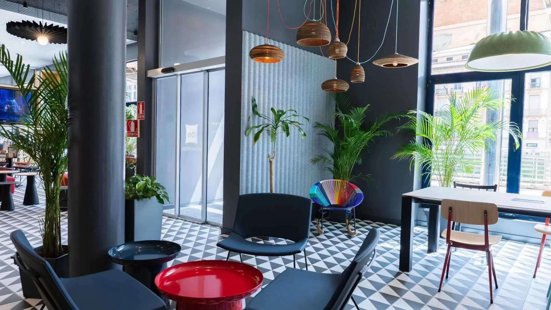 5 Hoteles Baratos en el Centro de Málaga que No Decepcionan