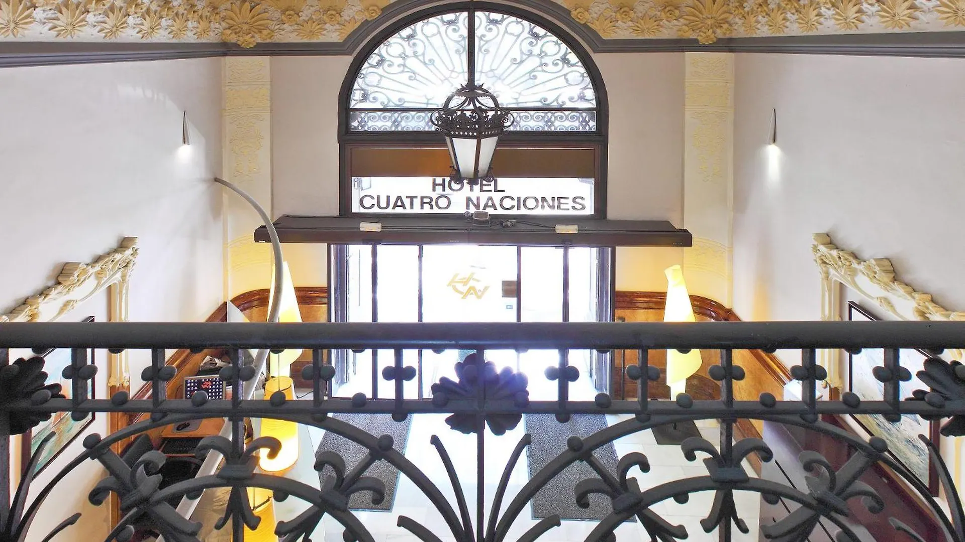 Dónde Alojarse en El Raval: 10 Hoteles de 2 Estrellas