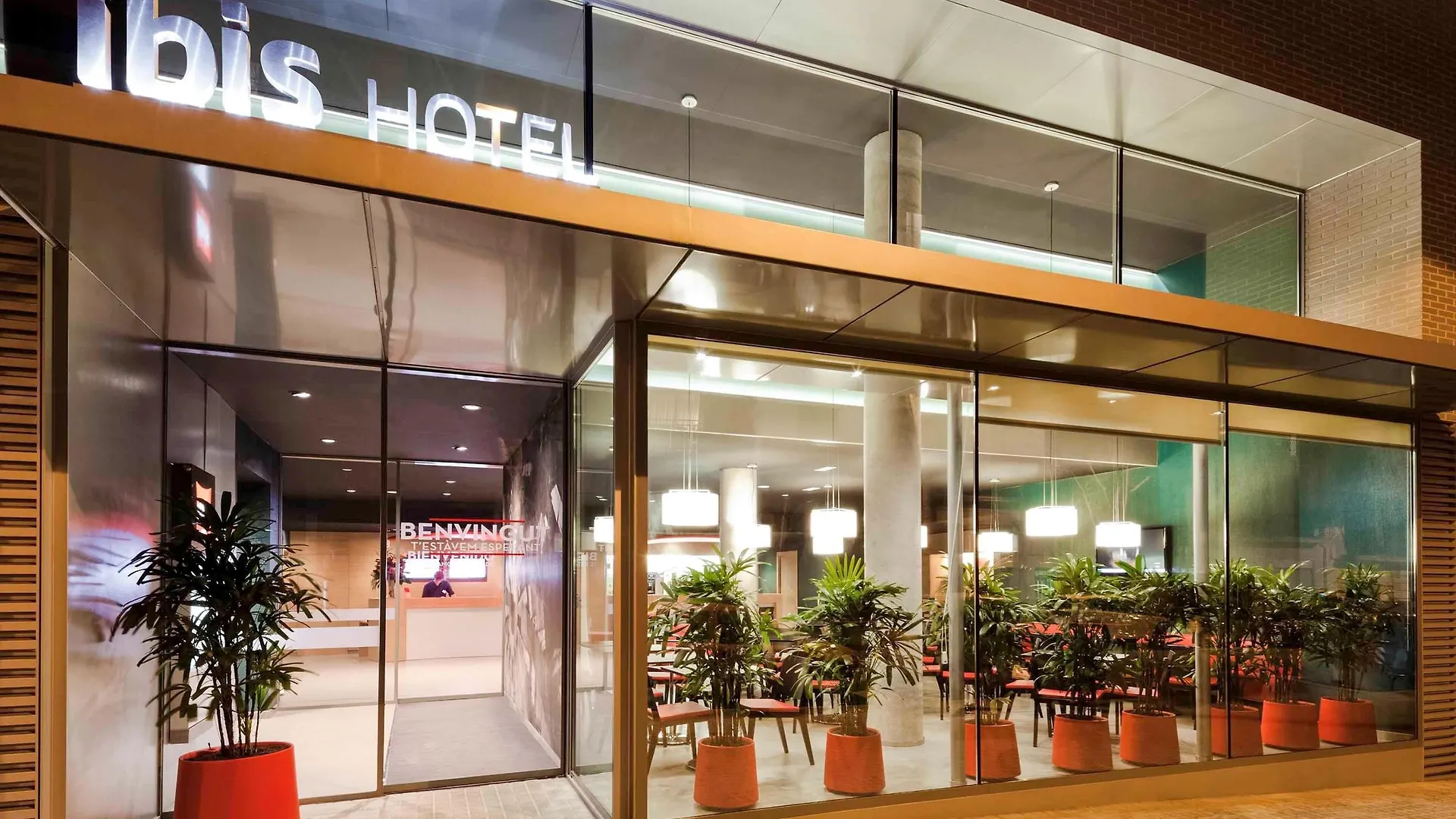 Dónde Alojarse cerca del Parque Joan Miró: 15 Hoteles Céntricos