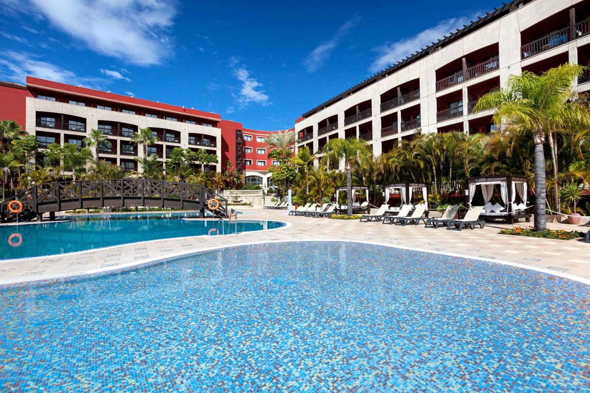 4 Hoteles de Golf cerca de Los Naranjos Golf Club con Acceso Fácil