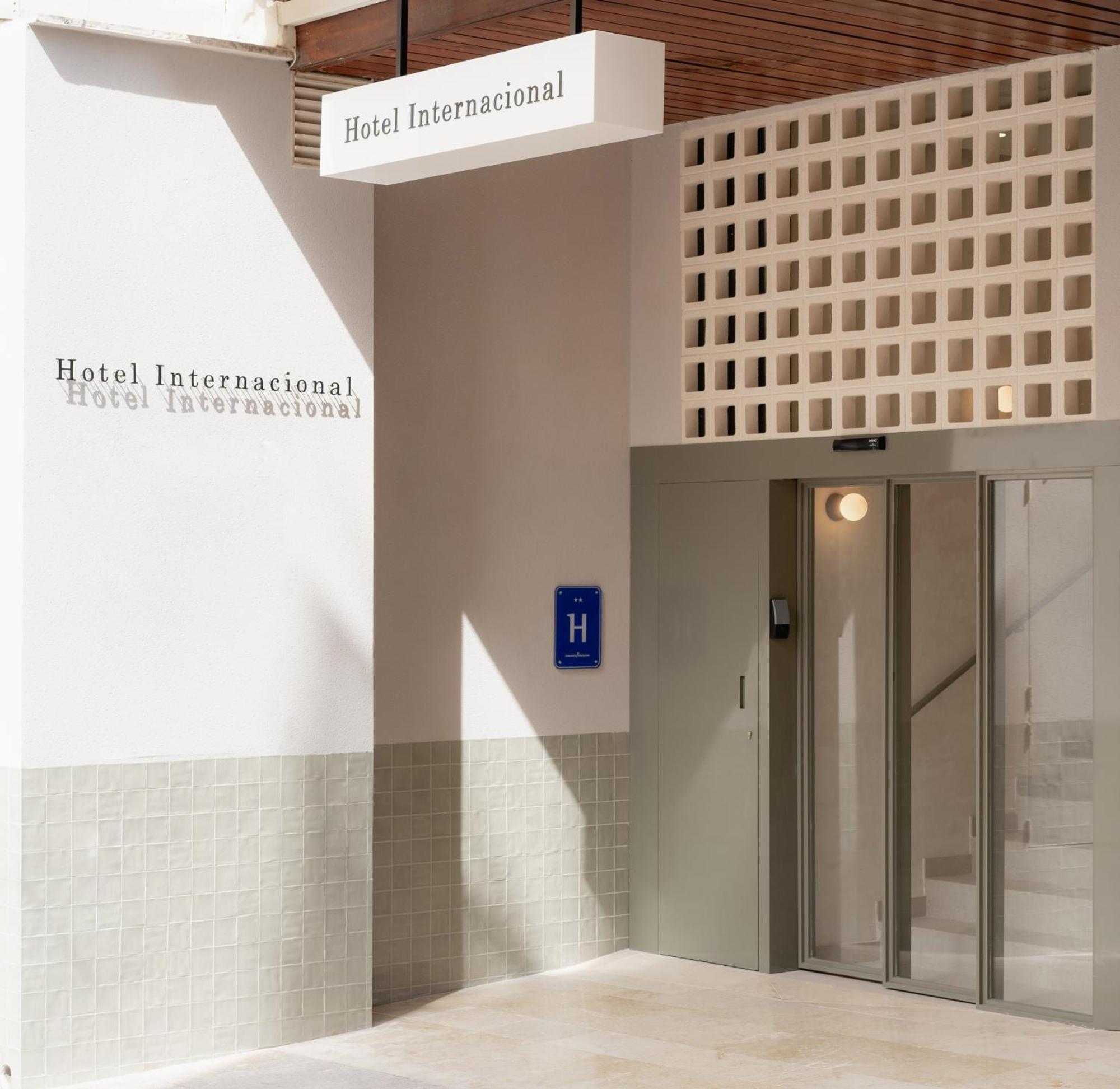 Dónde Alojarse cerca de The Square: 6 Hoteles Céntricos en Benidorm